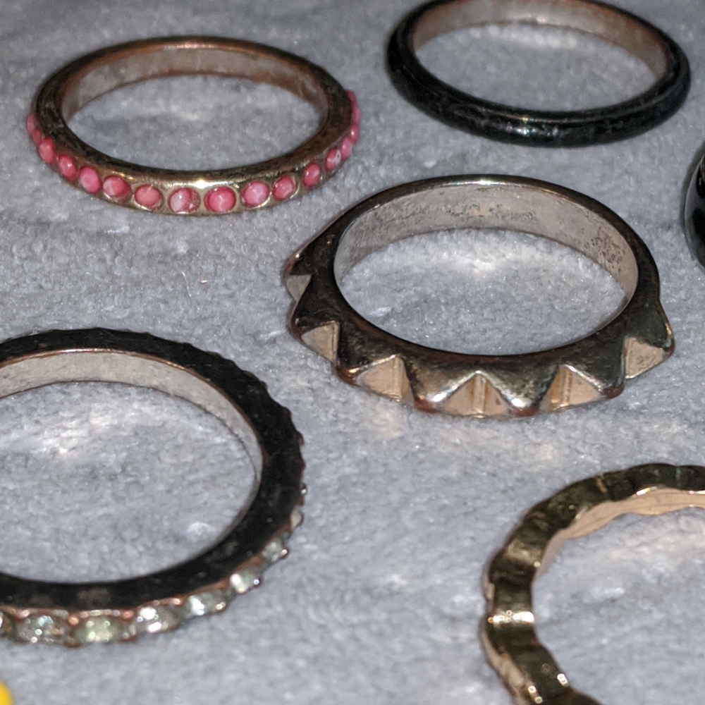 HUGE Bundle Of Rings (30+) - Picture 11 of 12